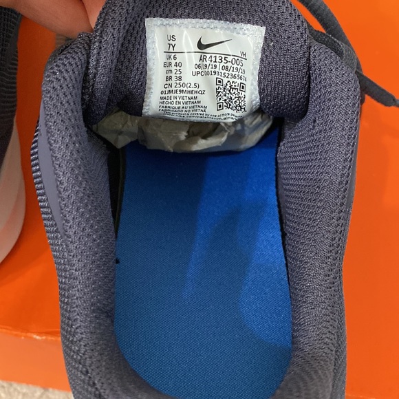 NIKE DOWNSHIFTER 9 (GS) NWT - Picture 10 of 11